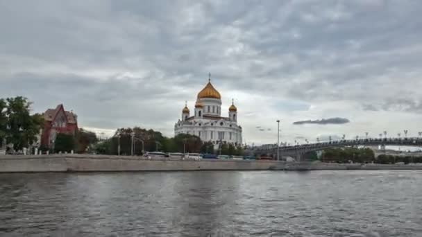 Katedrála Krista Spasitele v Moskvě. Hyperlapse. Timelapse v pohybu. — Stock video
