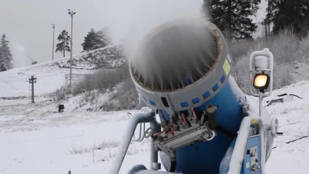 Systemet med konstgjort snötillverkning — Stockvideo