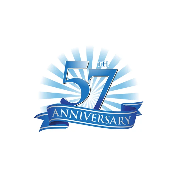 Logo du ruban du 57e anniversaire avec rayons de lumière bleus — Image vectorielle