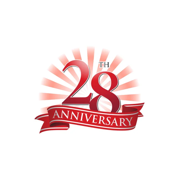 28η επέτειος κορδέλα λογότυπο με κόκκινες ακτίνες του φωτός — Διανυσματικό Αρχείο