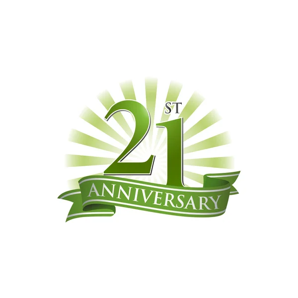 Nastro logo 21 anniversario con raggi di luce verde — Vettoriale Stock