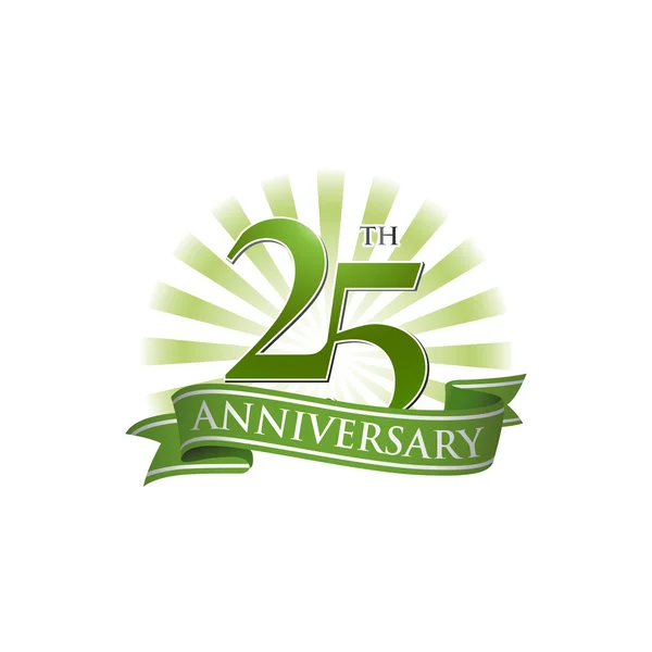 Logotipo de cinta de 25 aniversario con rayos verdes de luz — Vector de stock