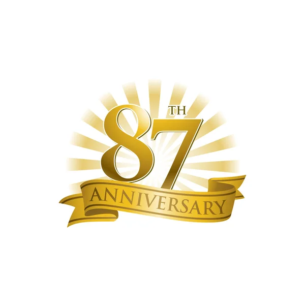 87ste verjaardag lint logo met gouden stralen van het licht — Stockvector