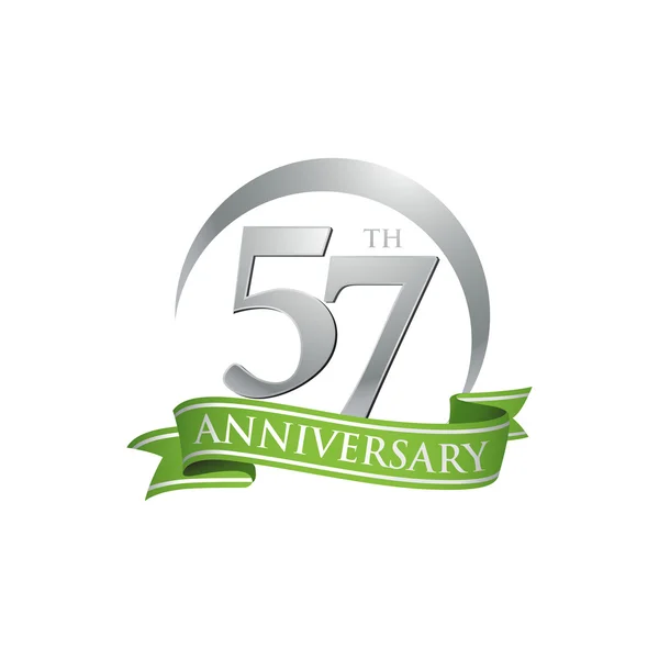 57 anniversario anello logo nastro verde — Vettoriale Stock