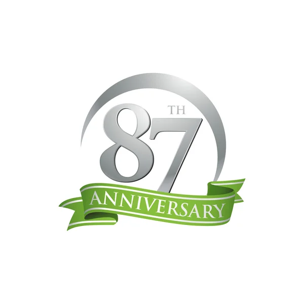 87 výročí prsten logo zelená stuha — Stockový vektor