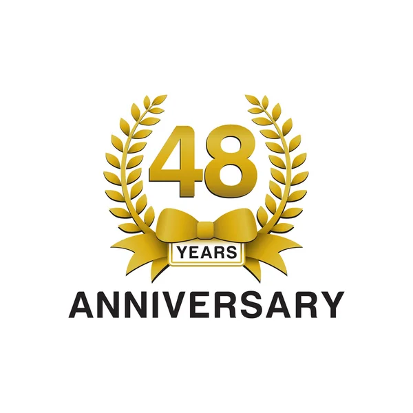 48 anniversario logo corona d'oro — Vettoriale Stock