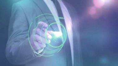 Artırılmış gerçeklikte bilgi grafikleriyle çalışmanın yakın plan görüntüsü.