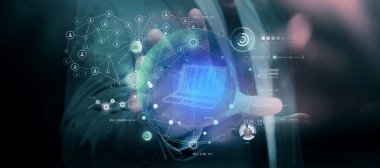 Artırılmış gerçeklikte sanal bir bilgi paneliyle çalışmak.