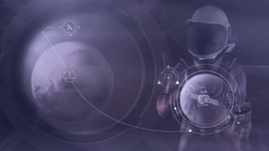 Astronot sanal bir panelle çalışıyor, 3 boyutlu görüntüleme..