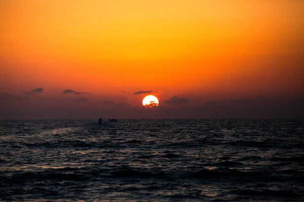 Goa sahilde günbatımı