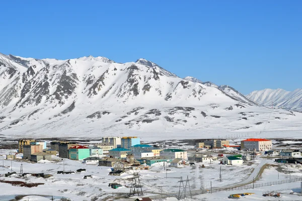 Il villaggio nelle montagne di Chukotka — Foto Stock