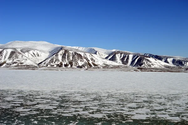 楚科奇山和白令海的海湾 — 图库照片