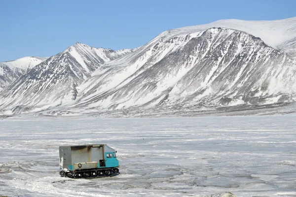 ATV en las montañas de Chukotka —  Fotos de Stock