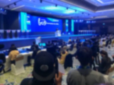 Seminer odasında bulanık video kamera