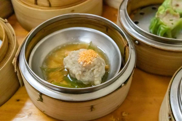 Shrimp Dim Sum Knödel Bambuskorb — Stockfoto