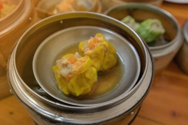 Tayland, Phatthalung 'da Çin yemeği ya da haşlanmış domuz etli börek.