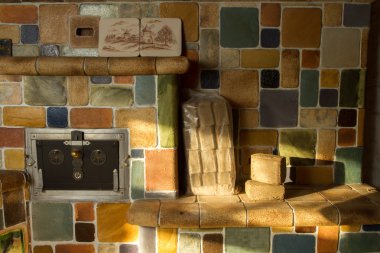 fırın üzerinde ağaç briketler