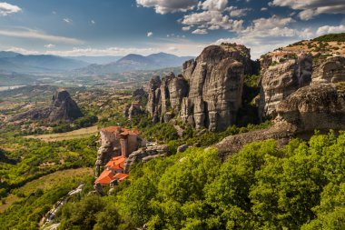 Meteora. Dört uçurumların üzerinde manastır