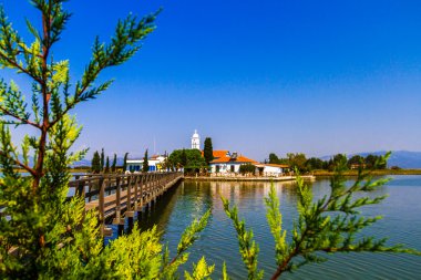 Yunanistan'da bir adada Kilisesi