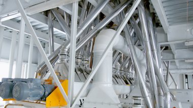 Elektrik değirmen makinaları buğday unu imalatı için. Tahıl ekipman. Tahıl. Tarım. Endüstriyel