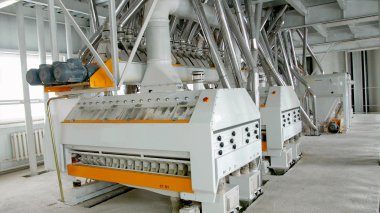 Elektrik değirmen makinaları buğday unu imalatı için. Tahıl ekipman. Tahıl. Tarım. Endüstriyel