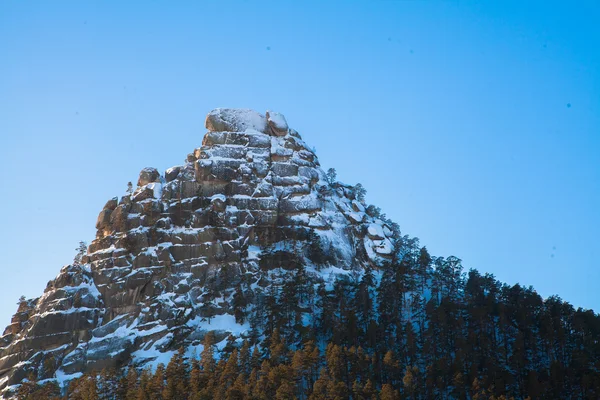 雪の山。冬の風景。カザフスタン国立公園 Burabai、Borovoe — ストック写真