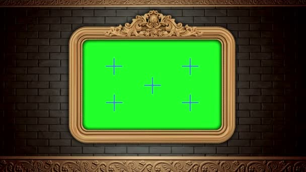 Золота вінтажна рамка на цегляній стіні. Зображення переходу на зелений екран. Знімок 4K — стокове відео