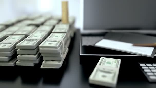The workplace of business people. Laptop and money grow. business concept — Stock Video