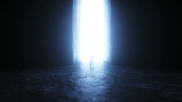 Samotny człowiek stoi przed światłem portalu. Realistyczna animacja 4k. — Wideo stockowe
