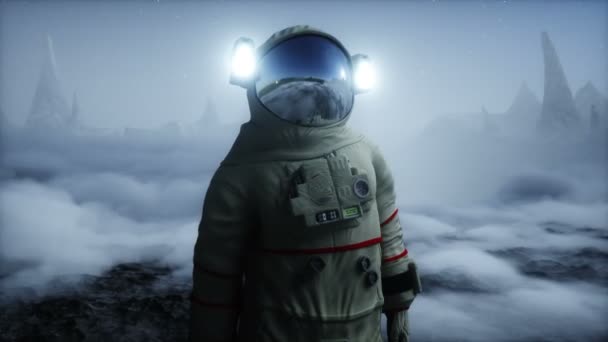 Astronaut på främmande planet. Mars yta. Rymdresor. Realistisk 4k-animation. — Stockvideo