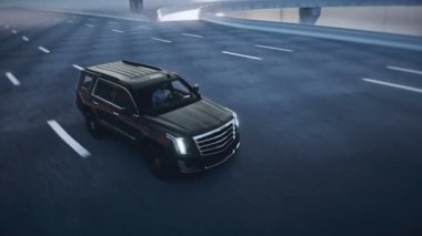 Otobanda 3D model lüks siyah araba. Çok hızlı sürüyorsun. Gerçekçi 4k animasyonu.