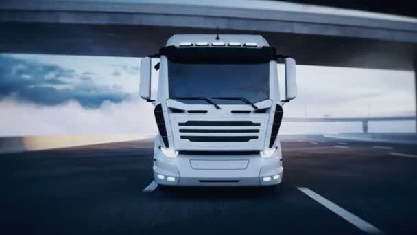 Otobanda 3 boyutlu beyaz bir kamyon var. Çok hızlı sürüyorsun. Teslimat konsepti. Gerçekçi 4k animasyonu. — Stok video