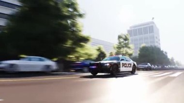 Şehir caddesinde hızlı giden bir polis. Gerçekçi 4k animasyonu