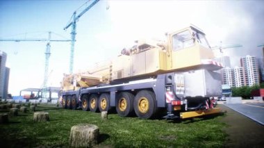 Mobil inşaat vinci. Büyük bir sanayi ya da fabrika inşaatı, dış yapı, modern endüstriyel dış yapı, havadan manzara, inşaat vinci. 4k animasyon