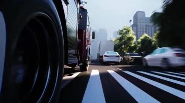 İtfaiye aracı, itfaiye aracı şehir caddesinde hızla gidiyor. Gerçekçi 4k animasyonu