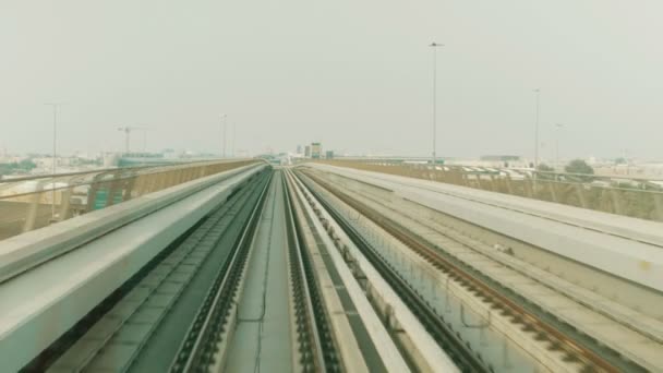 Metro w Dubaju, Zjednoczone Emiraty Arabskie — Wideo stockowe