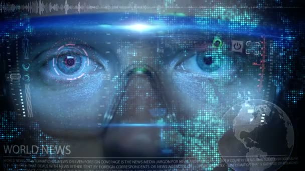 Monitor futurista en cara con holograma de código e información. Animación de los ojos. Concepto futuro — Vídeos de Stock