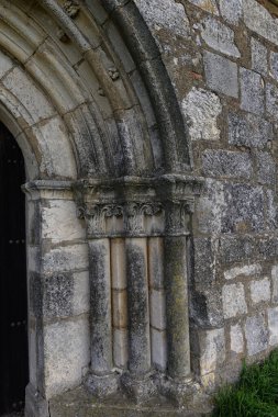 Cembrero, İspanya 'daki San Tirso Kilisesi' nin Romanca girişine yakın çekim