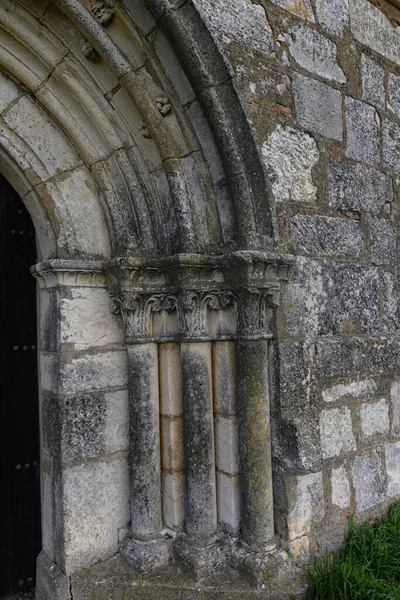 Cembrero, İspanya 'daki San Tirso Kilisesi' nin Romanca girişine yakın çekim