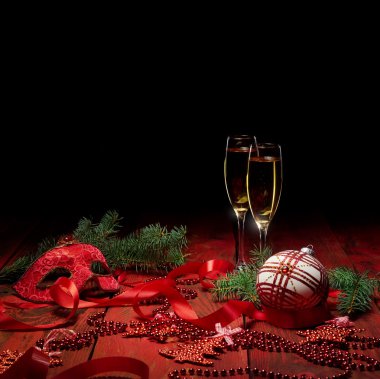 İki kadeh şampanya.