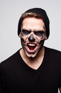 Yaşayan ölü çocuk