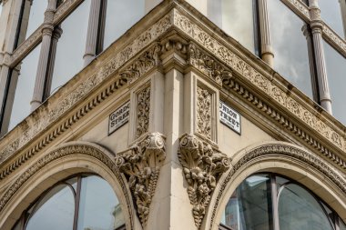 Union Caddesi'nin köşesinde