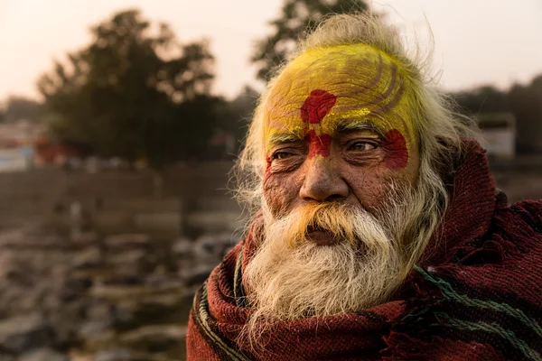 A Sadhu (holyman) naplementekor — Stock Fotó