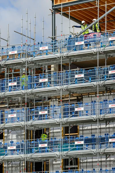 Gerüstsystem in einer Wohnbebauung in Glasgow im Einsatz — Stockfoto