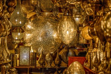 Geleneksel lambalar yelpazesi 