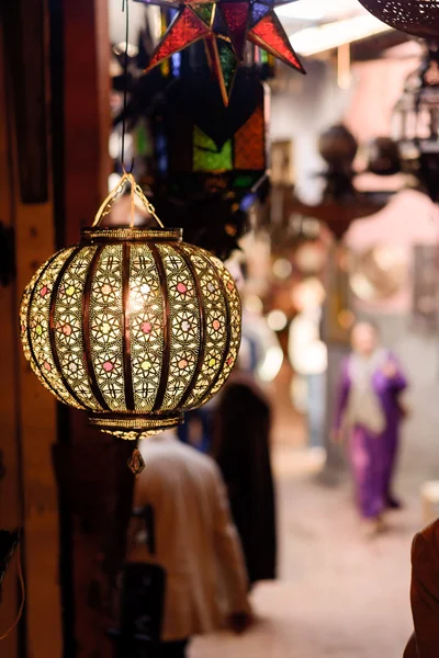 En traditionell lampa till försäljning — Stockfoto