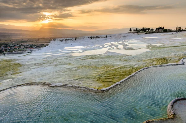 Tarasy trawertynowe w pamukkale — Zdjęcie stockowe