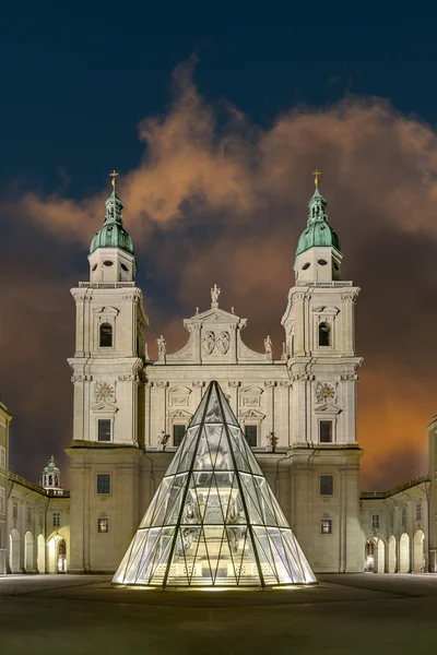 Salzburg Cathedral på natten — Stockfoto