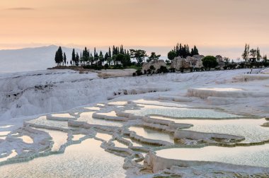 Traverten pamukkale teraslar