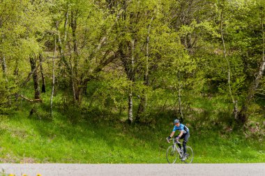 Bir adamın... bir yol yarış bisikleti